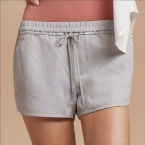 Aritzia Comminity Olive Green linen habitus shorts